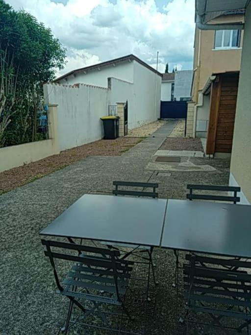 Holiday home Maison Agreable Avec Stationnement Privatif Angouleme