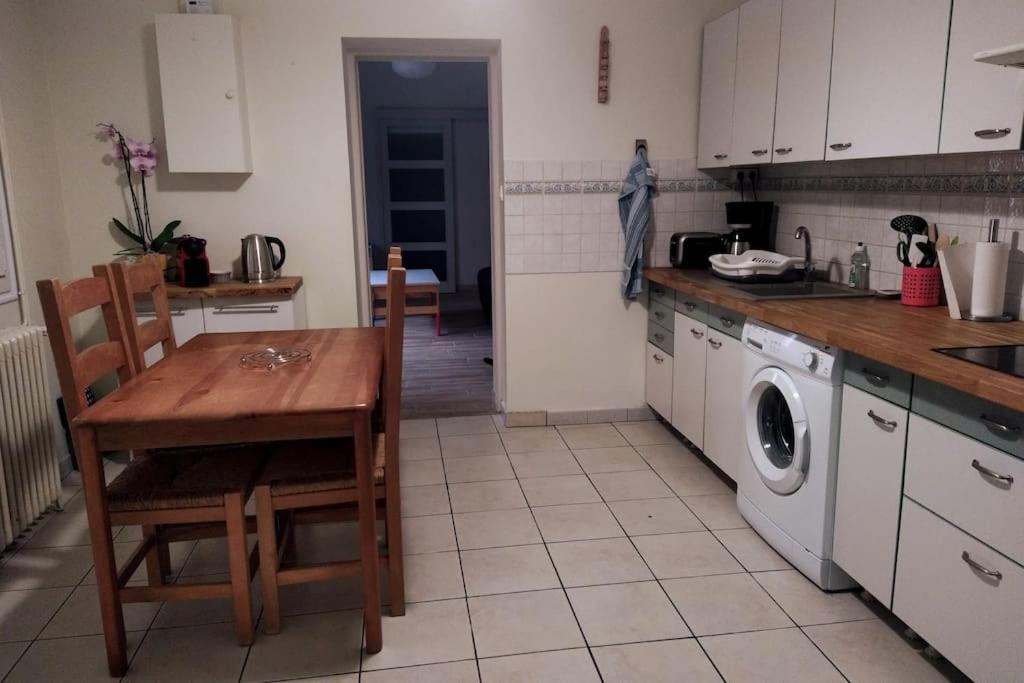 Holiday home Maison Agreable Avec Stationnement Privatif